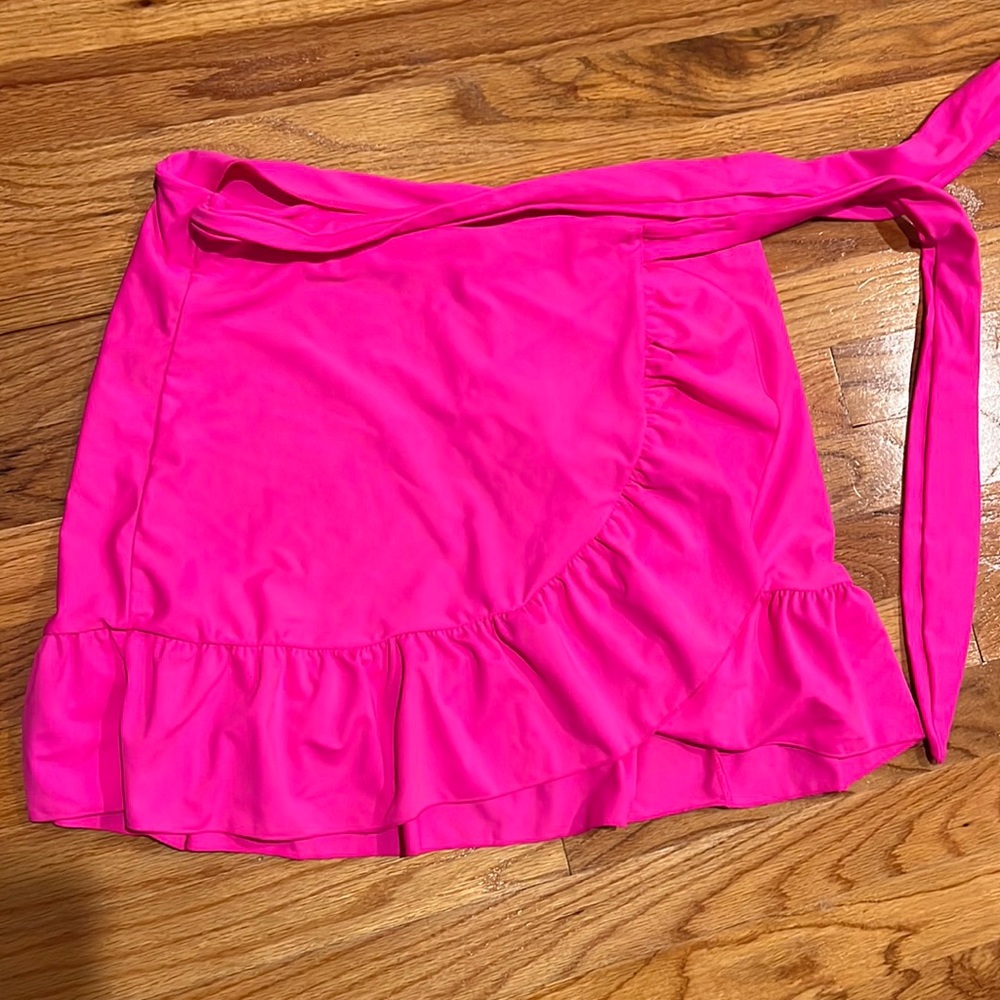 NWOT wrap swim skirt